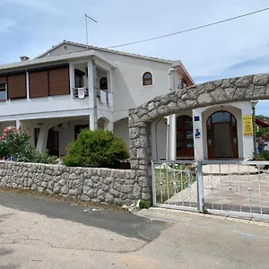 Tesmija Apartmán